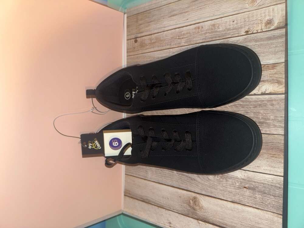 Art Class Boys' Black Lace-Up Sneakers Size 6